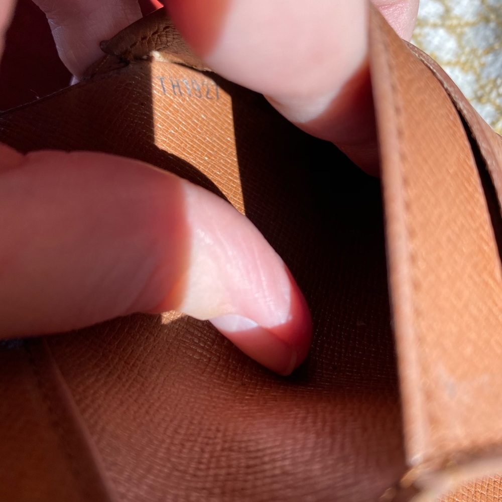 Louis Vuitton Wallet - Picture 6 of 8
